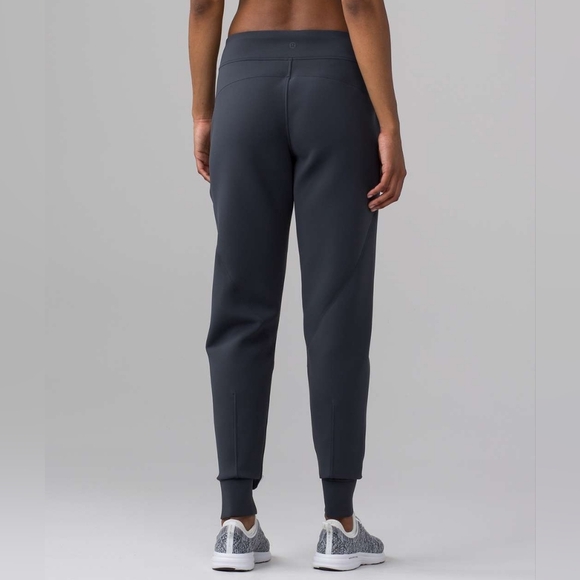 Lululemon Embrace the Space Pant 29” Size 4 - Picture 2 of 10